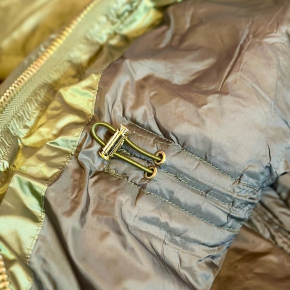 Burberry Women Olive Puffer Coat with Fur Hood - Picture 4 of 5